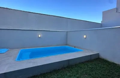 Sobrado com piscina, area de fundos gigante, a 400 metros da praia