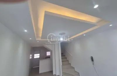 Casa com fino acabamento à venda em condomínio fechado com segurança 24h – confo