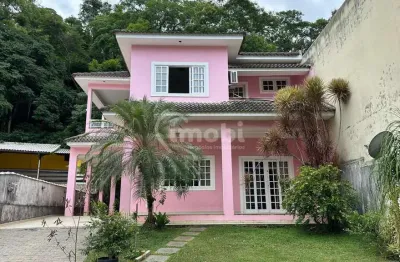 Casa com 3 suítes, quintal e vista verde ao lado do park shopping campo grande