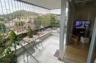 Apartamento de alto padrão à venda no Condomínio Bella Torre, em localização pri