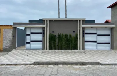 Linda casa nova na praia com piscina , balneário florida mirim mongaguá !!
