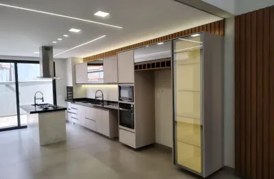 Zona sul, casa nova, 3 suítes, armários, sala estar e jantar, 4 vagas, lazer