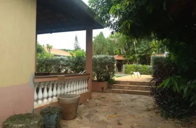 Excelente chácara, casa avarandada, piso frio, 3 dormitórios, suíte, área de lazer