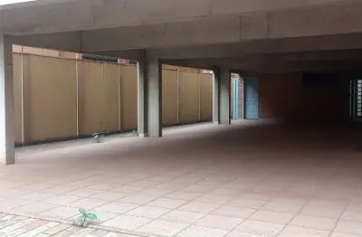 Imóvel comercial, maravilhosa localização, quase esquina com a fiúza