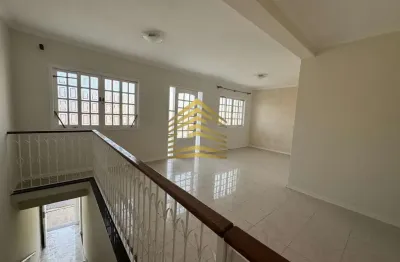 Casa para Locação em Bragança Paulista, Vila Santa Libânia, 3 dormitórios, 1 suíte, 2 banheiros, 2 vagas