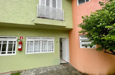 Sobrado mobiliado em condomínio no bairro maitinga, em bertioga/sp á 600 metros da praia