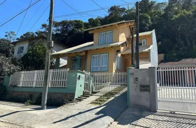 Sobrado de alvenaria com 1 suíte + 2 dormitórios e edícula - nova brasília, joinville - sc