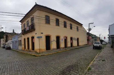 Casarão histórico - 3 dormitórios, centro de são francisco do sul | rua fernando machado, 67 | meirinho imóveis