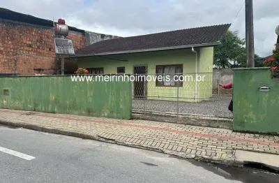 Casa de alvenaria 1 dormitório no guanabara - estacionamento e mobiliada - joinville / sc