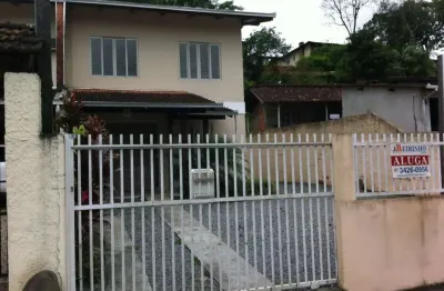 Casa para locação - sobrado geminado com 135m² em saguaçu, joinville - r$3.000,00