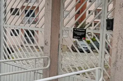 Apartamento de 2 dormitórios, sala, cozinha , banheiro e lavanderia com 1 vaga de garagem .