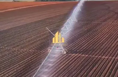 Fazenda de 760 ha com irrigação e outorga para 700 ha &#150; entre sacramento e araxá