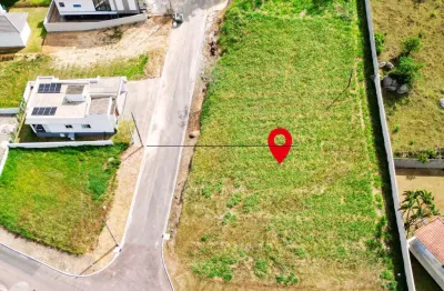 Terreno com 628m², condomínio quinta do lago em tubarão/sc