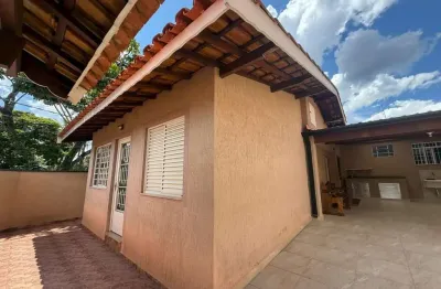 Casa para Locação em Atibaia, Jardim Ipê, 3 dormitórios, 2 banheiros, 3 vagas