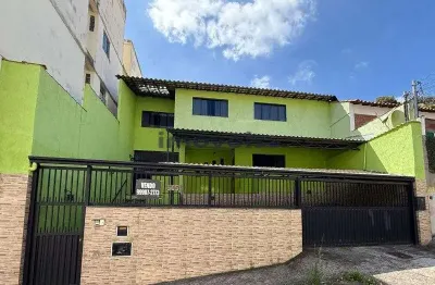 Casa com 5 quartos à venda na Rua Melo Franco, Santa Cecília, Juiz de Fora
