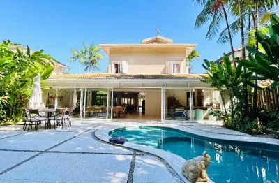 Casa na praia da baleia à venda em condomínio com lazer completo, segurança e conforto familiar