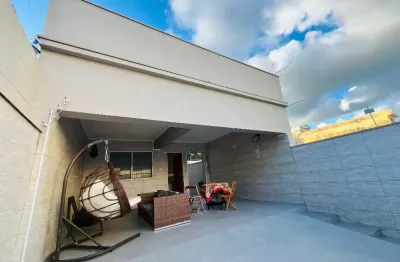Casa central com 3 dormitórios, suíte, área gourmet e edícula em serra negra – sp!