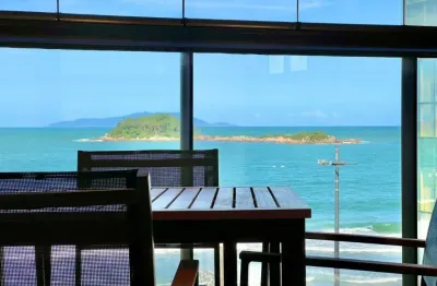 Vista para o mar e mobiliado! apartamento na praia de palmas, com 3 quartos e 2 vagas de garagem!