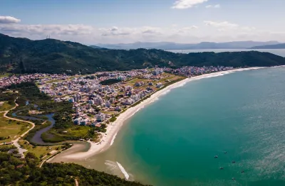 Apartamento mobiliado em palmas por r$ 499 mil, sua chance de ter imóvel na praia mais desejada de sc!