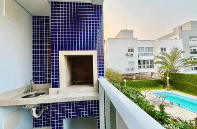 Um refúgio à 500 metros do mar, com 2 quartos, mobiliado, piscina e sacada com churrasqueira