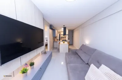 Amplo e finamente mobiliado! 2 quartos com 156 m2 de area total na praia de palmas