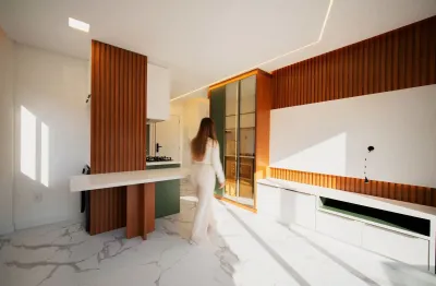 À 280m do mar da praia das cordas! apartamento semi mobiliado frente rua, entrada 50% e saldo em 60x