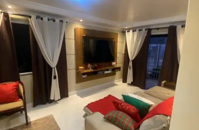 Linda casa, pronta para morar, com excelente acabamento, otimo espaço, com 2 vagas de garagem coberta.