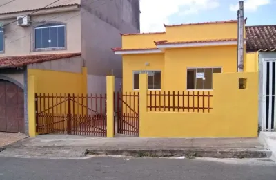 Casa prática e funcional à venda em varjão, piraí – 3 quartos, quintal e vaga de garagem