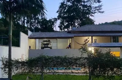 Linda casa com suíte, piscina e quintal de 3.000m² em arrozal – piraí/rj
