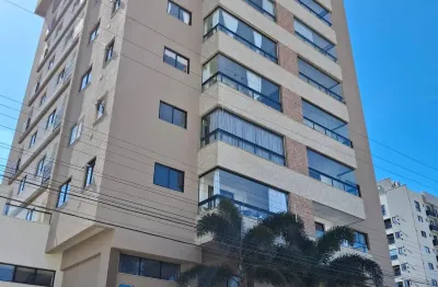 Apartamento último andar 
vista do mar e o rio itajaí
100 metros do mar
