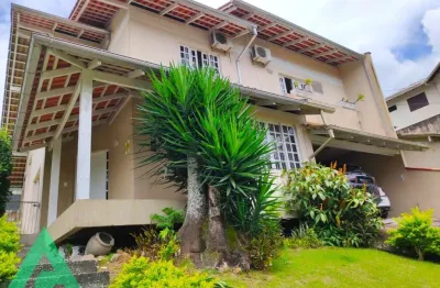 Casa com 3 quartos à venda na escola agrícola, blumenau , 243 m2 por r$ 1.100.000
