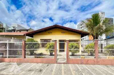 Casa com 4 quartos para alugar no garcia, blumenau , 110 m2 por r$ 3.900