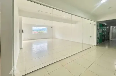 Sala comercial com 1 sala para alugar no badenfurt, blumenau , 48 m2 por r$ 1.850