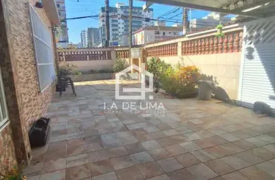 Casa a venda no bairro canto do forte em praia grande