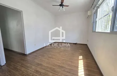 Apartamento de 2 dormitórios perto da praia no embaré em santos