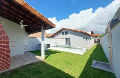 Linda casa nova e com piscina em itanhaém, litoral de são paulo