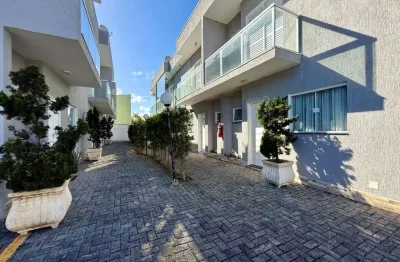 Linda casa em condomínio a apenas 100 metros do mar em itanhaé/sp