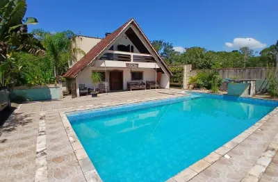 Linda chácara com piscina e estilo colonial em itanhaém./sp