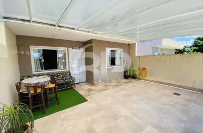 Casa de frente para a rua  no balneário gaivotas- conforto e localização privilegiada