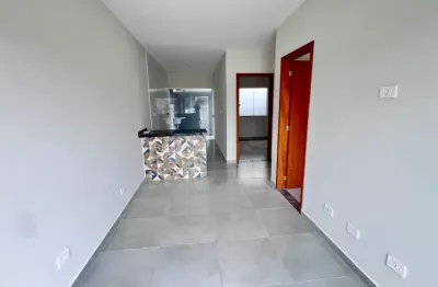 Ótima opção de imóvel de frente pra rua em matinhos, a 700 metros da praia
