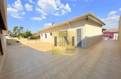 Casa com 3 dormitórios à venda, 192 m² por R$ 850.000,00 - Centro - Serra Negra/SP