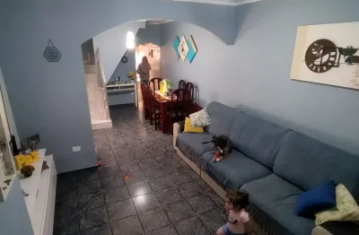 Sobrado localizado na principal rua do jardim las vegas!