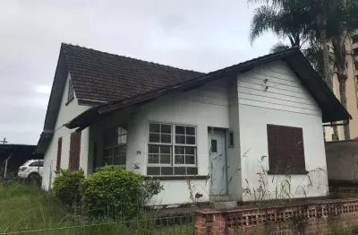 Casa com 2 quartos à venda na rua tijucas, 75, centro, joinville, 140 m2 por r$ 1.100.000