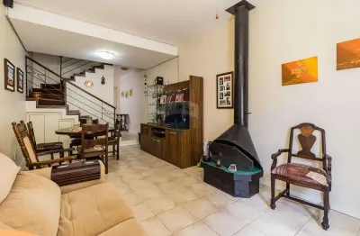 Excelente casa de condomínio com 3 dormitórios e 3 banheiros à 109mº por r$ 575.000,00
