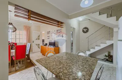 Sobrado 3 dormitórios  sendo 1 suíte, 215m², com pátio e churrasqueira – sarandi, porto alegre
