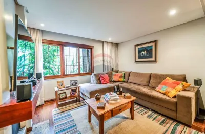 Casa em condomínio fechado com 4 quartos à venda na Rua Desembargador Espiridião de Lima Medeiros, 284, Três Figueiras, Porto Alegre