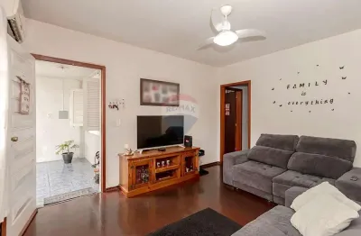 Casa com 3 quartos à venda na Rua Ernesto Pellanda, 78, Vila Jardim, Porto Alegre