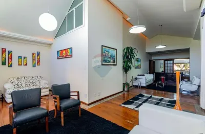 Casa diferenciada na melhor rua do bairro tristeza!