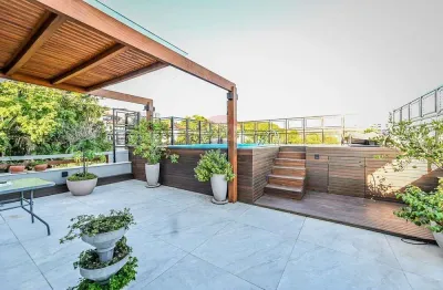 Cobertura estilo casa,  totalmente reformada, 4 d sendo 2 suites - bairro cristal