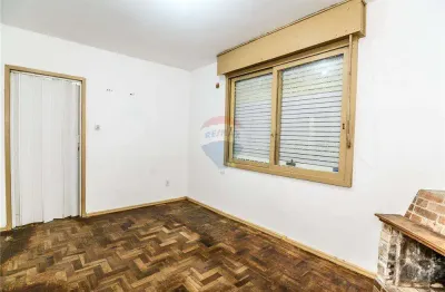 Casa de 03 dormitórios em esquina privilegiada no condomínio jd medianeira